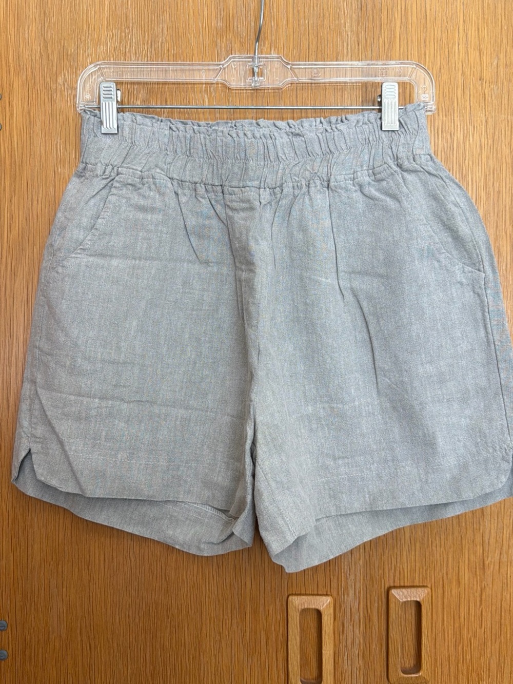 Light Gray Elastic-Waist Women’s Linen Shorts